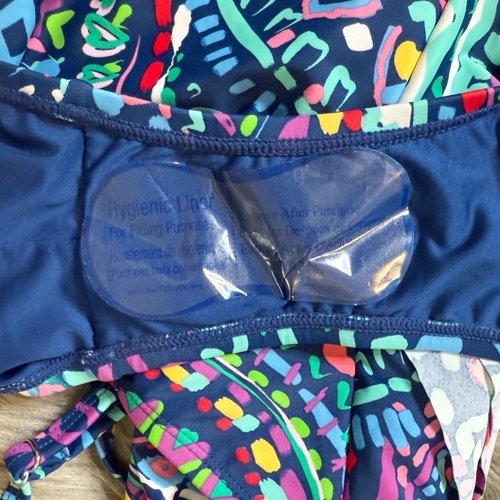 NEW Caribbean Joe Vacation Ready Blue Paisley Ruffle One Piece Swimsuit Sz 8 - Picture 11 of 12